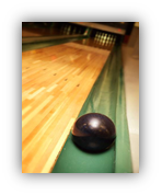 bowling ball in gutter - bowling gutter ball stock pictures, royalty-free photos & images
